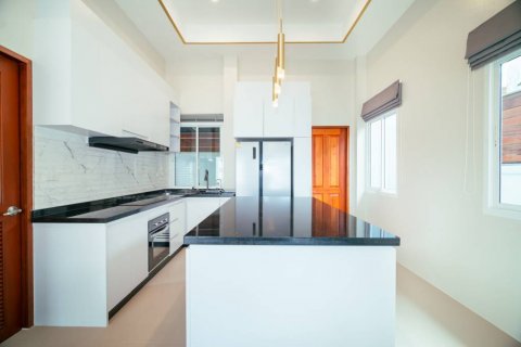 Casa de 3 dormitorios en Phuket, Tailandia № 120191 - foto 8