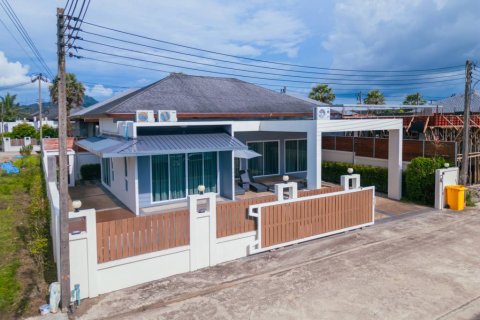 Casa de 3 dormitorios en Phuket, Tailandia № 120191 - foto 2