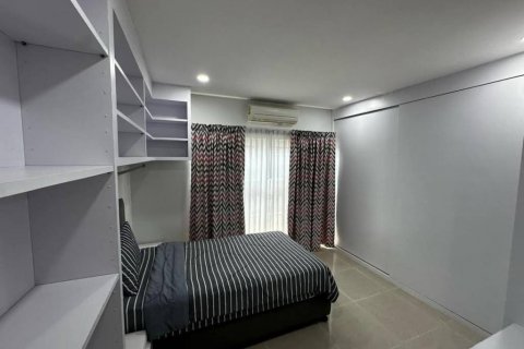 Casa de 3 dormitorios en Pattaya, Tailandia № 120188 - foto 8