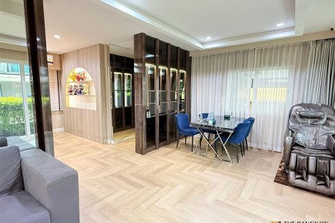 Casa de 4 dormitorios en Bangkok, Tailandia № 189226 - foto 7