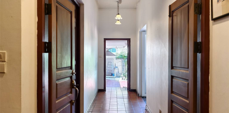 Casa de 3 dormitorios en Bangkok, Tailandia № 189227