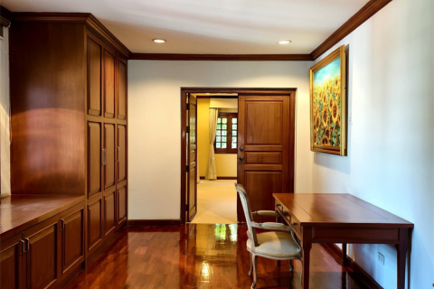 Casa de 3 dormitorios en Bangkok, Tailandia № 189227 - foto 5