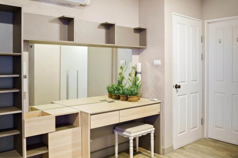 Condo in Huai Khwang, Bangkok, Thailand, 2 bedrooms № 161901 - photo 14