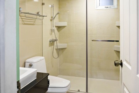 Condo in Huai Khwang, Bangkok, Thailand, 2 bedrooms № 161901 - photo 11