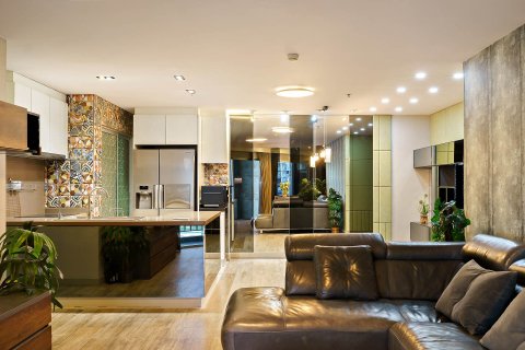 Condo in Huai Khwang, Bangkok, Thailand, 2 bedrooms № 161901 - photo 2