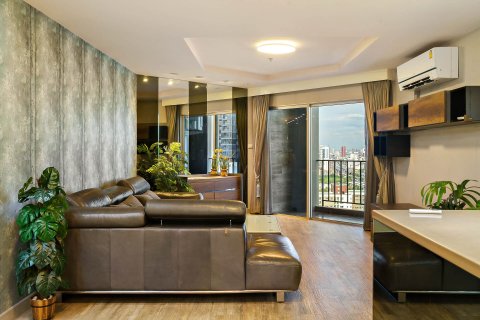 Condo à Huai Khwang, Bangkok, Thaïlande, 2 chambres  № 161901