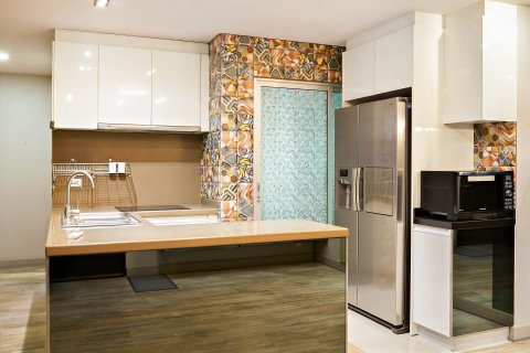 Condo in Huai Khwang, Bangkok, Thailand, 2 bedrooms № 161901 - photo 6
