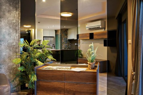 Condo in Huai Khwang, Bangkok, Thailand, 2 bedrooms № 161901 - photo 3