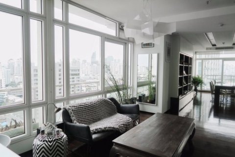 Ático de 4 dormitorios en Bangkok, Tailandia № 181066 - foto 20