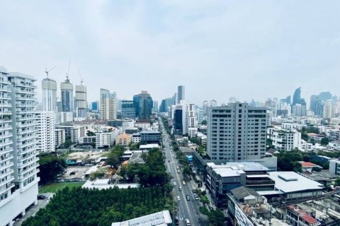 Ático de 4 dormitorios en Bangkok, Tailandia № 181066 - foto 11