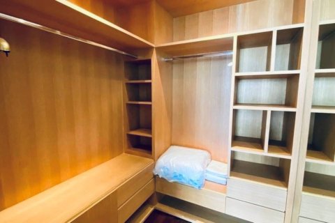 Ático de 4 dormitorios en Bangkok, Tailandia № 181066 - foto 10
