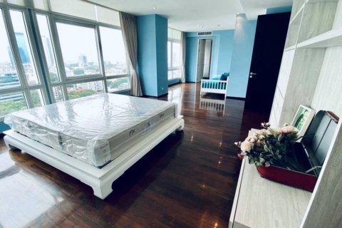 Ático de 4 dormitorios en Bangkok, Tailandia № 181066 - foto 6