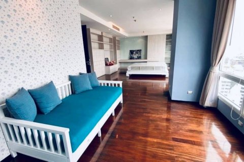 Ático de 4 dormitorios en Bangkok, Tailandia № 181066 - foto 5