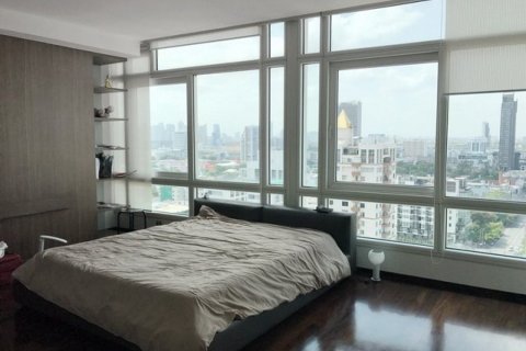 Ático de 4 dormitorios en Bangkok, Tailandia № 181066 - foto 29