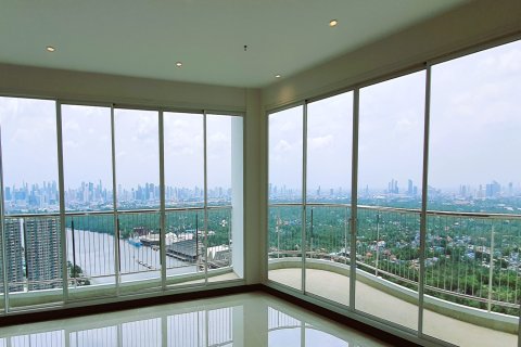 Ático de 4 dormitorios en Bangkok, Tailandia № 181072 - foto 16