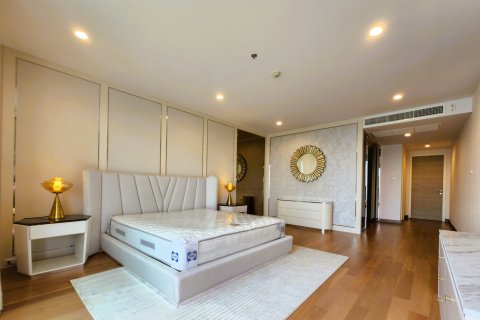 Ático de 4 dormitorios en Bangkok, Tailandia № 181072 - foto 10