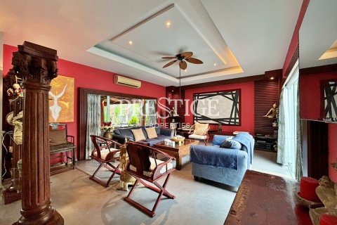 House in Pattaya, Thailand 3 bedrooms № 198340 - photo 2