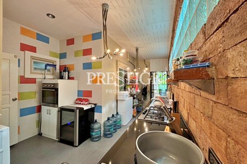 House in Pattaya, Thailand 3 bedrooms № 198340 - photo 15
