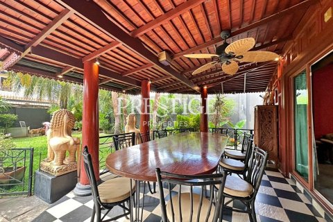 House in Pattaya, Thailand 3 bedrooms № 198340 - photo 13