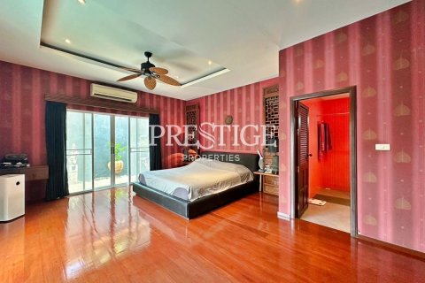 House in Pattaya, Thailand 3 bedrooms № 198340 - photo 6