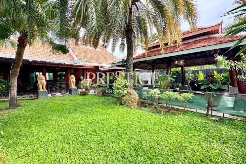 House in Pattaya, Thailand 3 bedrooms № 198340 - photo 12