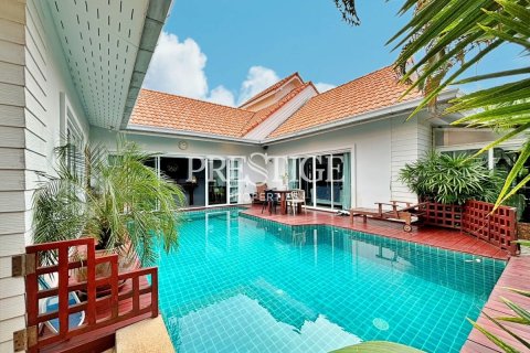 House in Pattaya, Thailand 3 bedrooms № 198340 - photo 17