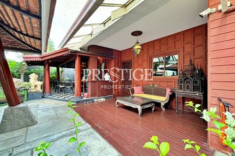 House in Pattaya, Thailand 3 bedrooms № 198340 - photo 14