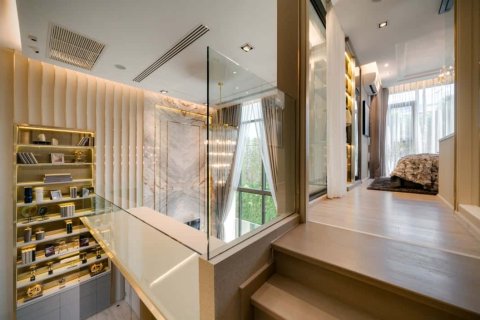 Condominio de 2 dormitorios en Phaya Thai, Bangkok, Tailandia № 166776 - foto 27