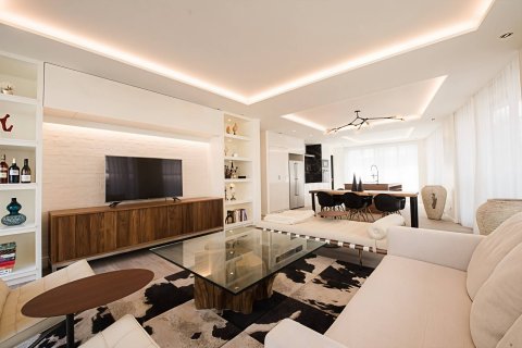 Eigentumswohnung in Bangkok, Thailand, 4 Schlafzimmer  № 181154