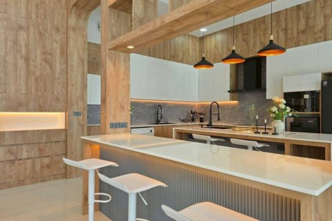 Chalet de 5 dormitorios en Pattaya, Tailandia № 172820 - foto 9