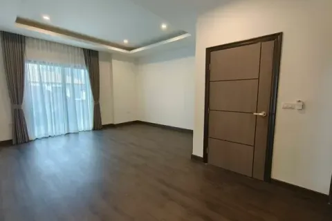 House in Bangkok, Thailand 4 bedrooms № 195763 - photo 3