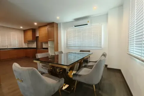 House in Bangkok, Thailand 4 bedrooms № 195763 - photo 9