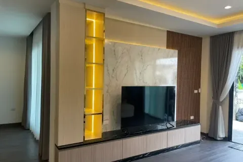 House in Bangkok, Thailand 4 bedrooms № 195763 - photo 5