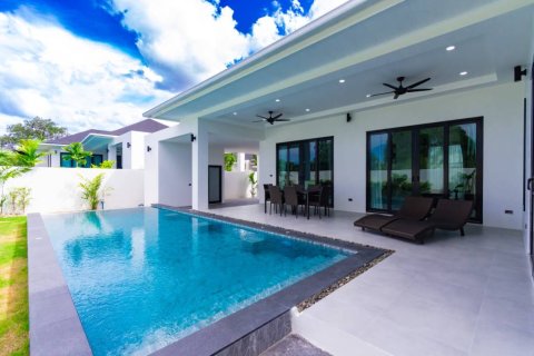 Chalet de 3 dormitorios en Hua Hin, Tailandia № 146851 - foto 2