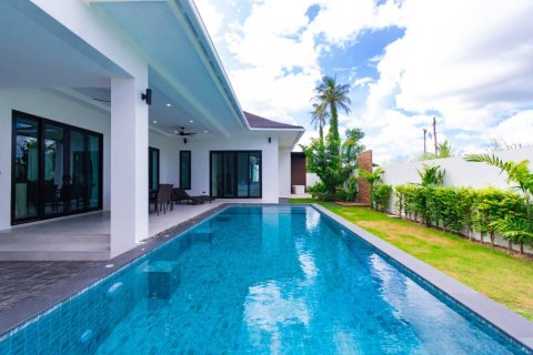 Chalet de 3 dormitorios en Hua Hin, Tailandia № 146851 - foto 3