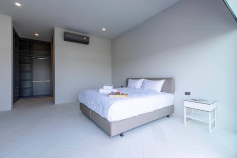 Chalet de 5 dormitorios en Hua Hin, Tailandia № 166814 - foto 26