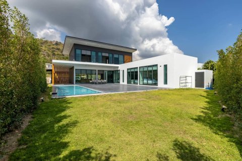 Chalet de 5 dormitorios en Hua Hin, Tailandia № 166814 - foto 3