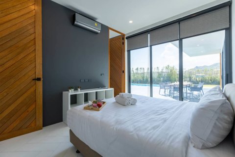 Chalet de 5 dormitorios en Hua Hin, Tailandia № 166814 - foto 30