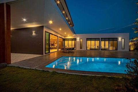 Chalet de 5 dormitorios en Hua Hin, Tailandia № 166814 - foto 8