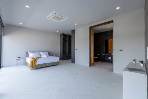 Chalet de 5 dormitorios en Hua Hin, Tailandia № 166814 - foto 21