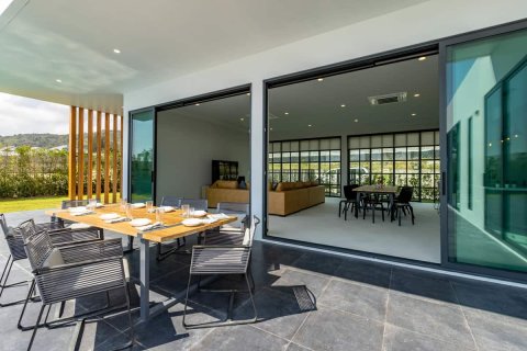 Chalet de 5 dormitorios en Hua Hin, Tailandia № 166814 - foto 11