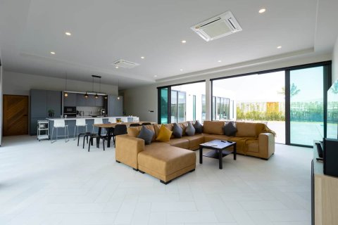 Chalet de 5 dormitorios en Hua Hin, Tailandia № 166814 - foto 24