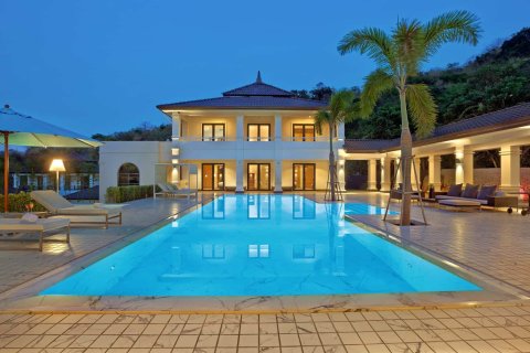 Chalet de 4 dormitorios en Hua Hin, Tailandia № 166817 - foto 2