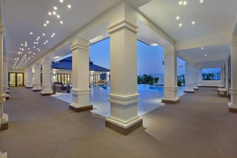 Chalet de 4 dormitorios en Hua Hin, Tailandia № 166817 - foto 15