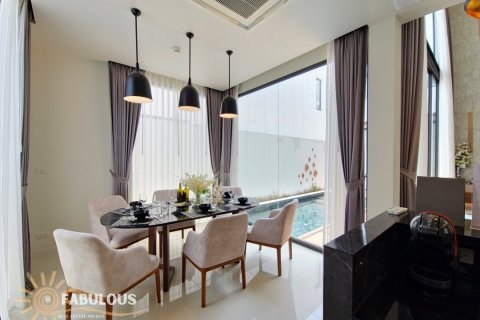 Chalet de 3 dormitorios en Surin Beach, Tailandia № 179535 - foto 5