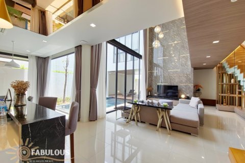 Chalet de 4 dormitorios en Surin Beach, Tailandia № 179534 - foto 9