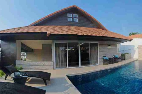 House in Pattaya, Thailand 3 bedrooms № 184145