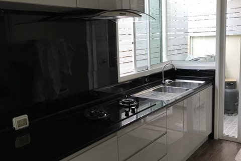 Reihenhaus in Bangkok, Thailand 3 Schlafzimmer № 66770 - Foto 16