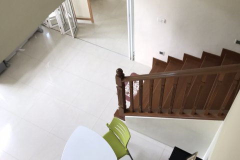 Reihenhaus in Bangkok, Thailand 3 Schlafzimmer № 66770 - Foto 19