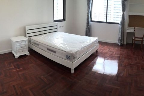 Condominio de 3 dormitorios en Bangkok, Tailandia № 66769 - foto 4